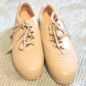 🍃 New SAS Free Time women's shoes 9.5 N